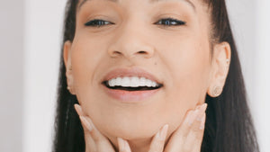 Veneera™ Veneers - Mit_dem_Zahn-Verneer